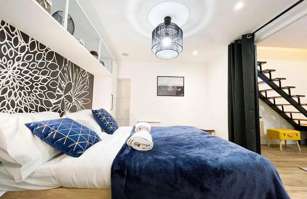 LA GRACIEUSE - MILORA INN - Central Paris-1